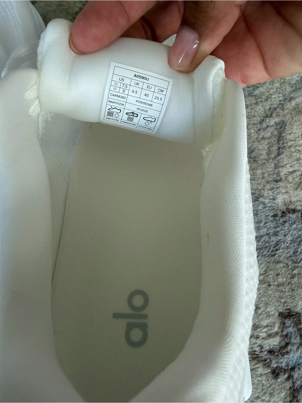 ALO Yoga Runner Sneakers White/White Women’s 9 Men’s 7.5 - Picture 8 of 8